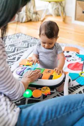 BABY EINSTEIN Játszószőnyeg 4in1 Kickin' Tunes 0hó+