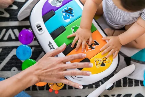 BABY EINSTEIN Játszószőnyeg 4in1 Kickin' Tunes 0hó+