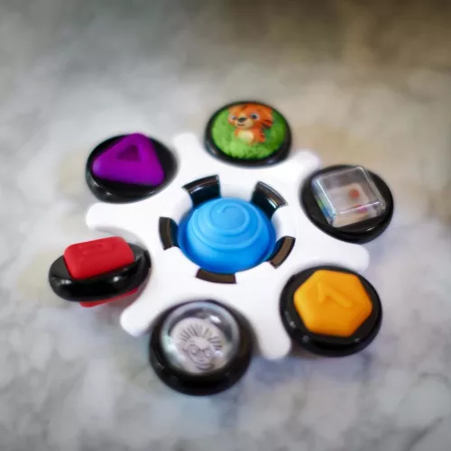 BABY EINSTEIN Érzékszervi játék Curiosity Clutch™ 3hó+