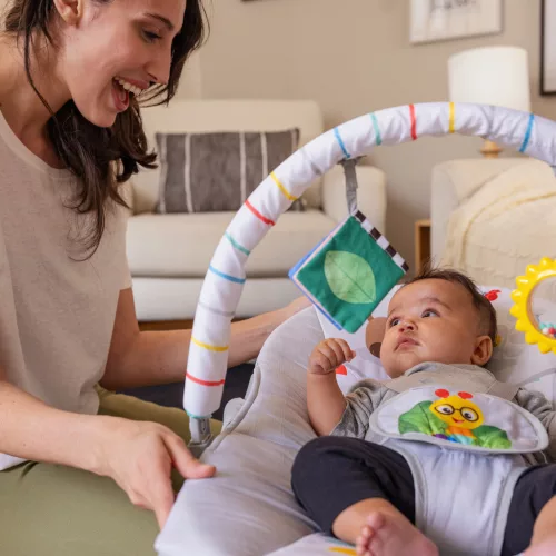 BABY EINSTEIN Zenei rezgő pihenőszék Dean's Discovery Spot™ 0hó+ 9kg-ig