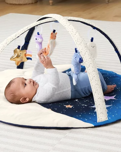 SKIP HOP Játszószőnyeg 5 játékkal, Celestial Dreams párna 0m+