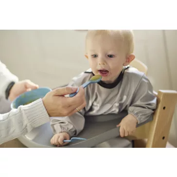 Nuvita vízálló ujjas előke - Powder Blue 4372