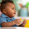 Bright Starts Szilikon rágóka, Soothing Soft Serve™, 3 hó+
