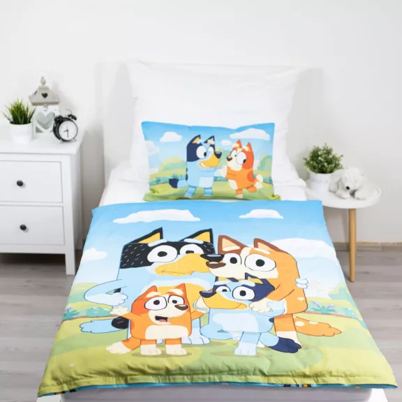 Bluey Happy Family gyerek, ovis ágyneműhuzat 100×135cm, 40×60 cm