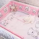 DOMBABY 3 részes ágynemű garnitúra fejvédővel MACIS PINK