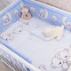 DOMBABY 3 részes ágynemű garnitúra fejvédővel  MACIS KÉK